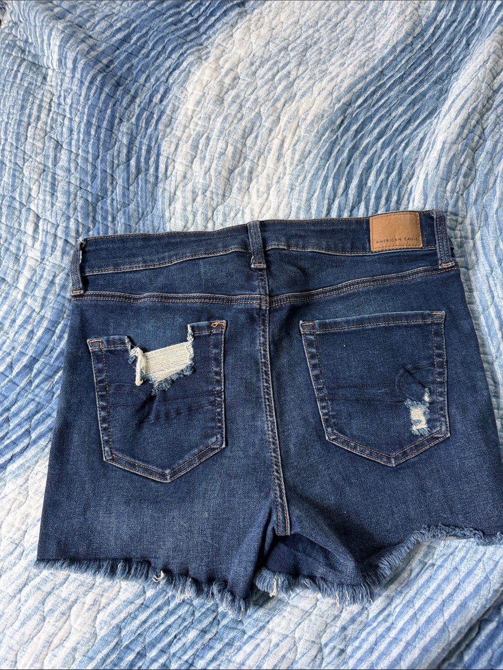 3 pairs of jean shorts -Pistola White sz29 - DL1961 sz 29- American Eagle sz 10 - Picture 4 of 16